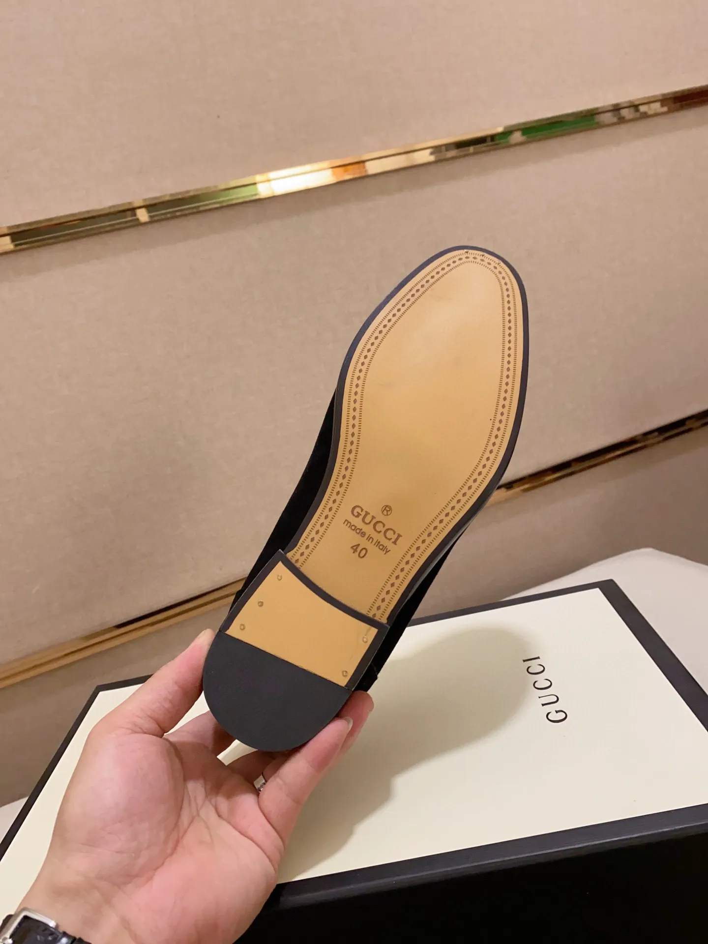 Men's shoes 💰: 520💰 (GUCCI) new series ss hot new products 💢 💠 Casual leather shoes 👞, first layer of cowhide, upper hardware buckles and logo on the sides of the shoe, brand logo on the insole and sole 💠 💎Upper: 100% cowhide 💎Inner: cowhide/100% 💎Feet: cowhide/100% 💎Sole: rubber/100% 💎SIZE: 38 39 40 41 42 43 44 Can be customized 45